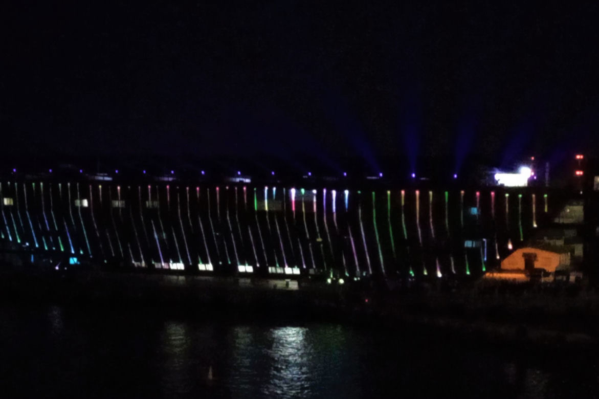 Pokaz iluminacji z okazji otwarcia Morskiego Centrum Nauki
