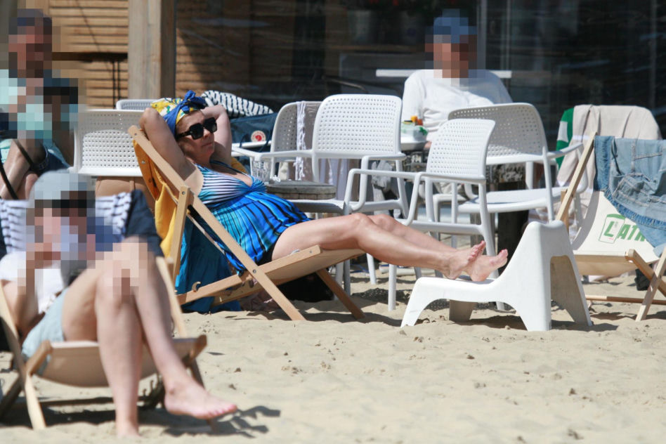 Justyna Sieńczyłło na plaży
