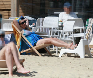 Justyna Sieńczyłło na plaży