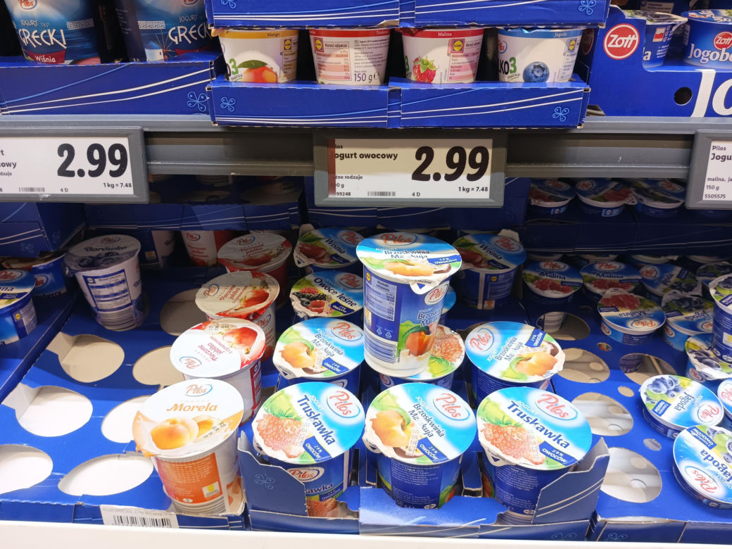 Porównaliśmy ceny w polskim i niemieckim markecie. Gdzie zarobimy tańsze zakupy na Wielkanoc? 