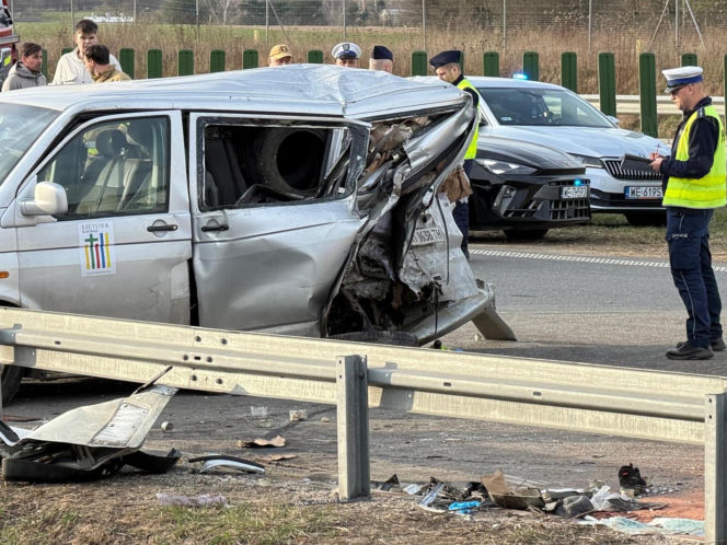 Wypadek na S17. Dwie osoby w szpitalu, jedna zginęła