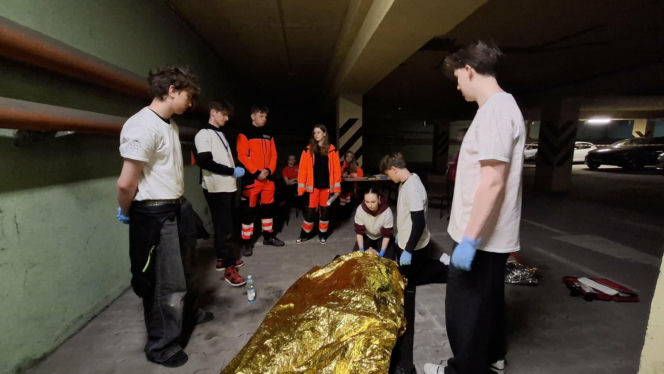 Wiedzą jak ratować! Na Uniwersytecie Kaliskim odbyły się II Mistrzostwa Szkół Ponadpodstawowych w Pierwszej Pomocy