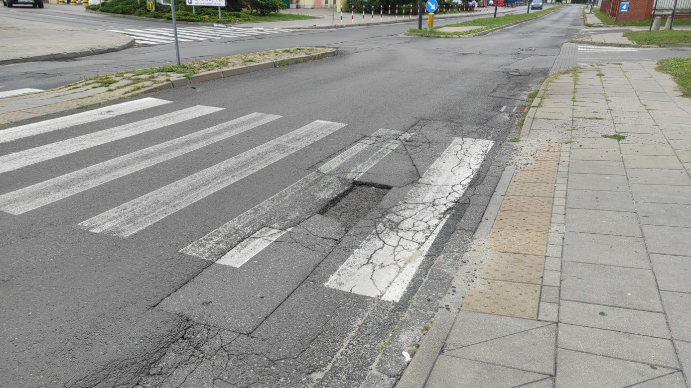 Tak wygląda ulica Jubilerska na Pradze-Południe. Zdaniem urzędników została naprawiona