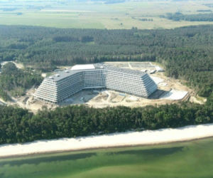 Już wiadomo, ile kosztowała budowa Hotelu Gołębiewski w Pobierowie. Astronomiczna kwota
