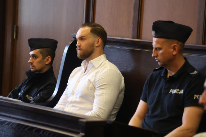 "Skazał matkę na dożywocie cierpienia". Prokurator chce 25 lat więzienia dla Dawida M. Zabóstwo na Nowym Świecie