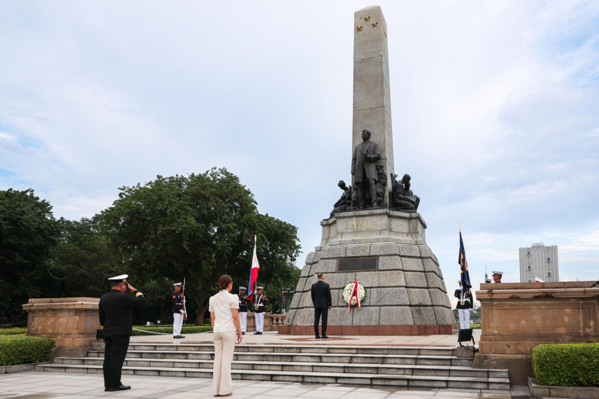 Karol Nawrocki z żoną na historycznych rozmowach na Filipinach