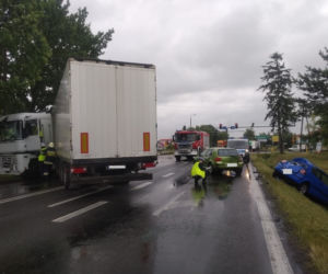 Poważny wypadek w Brzozówce niedaleko Torunia! Trzy osoby w szpitalu!