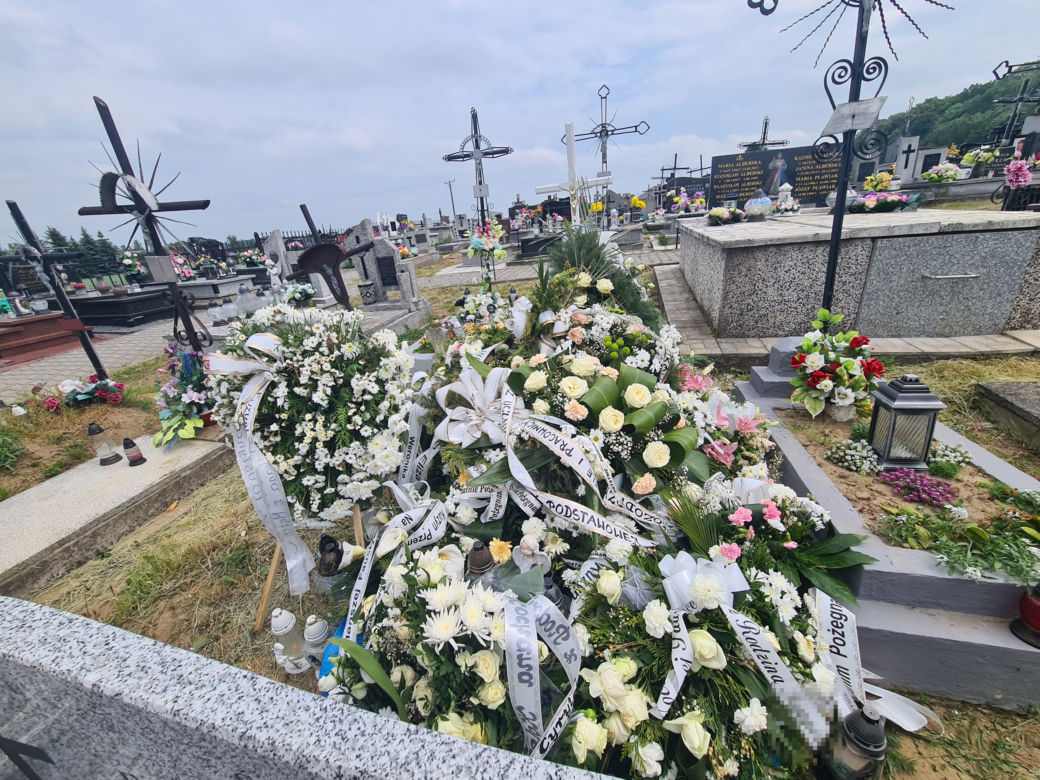Kozodrza. Grób Faustynki tonie w morzu kwiatów [GALERIA]