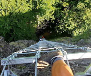Niesamowity most linowy TYLKO DLA ODWAŻNYCH