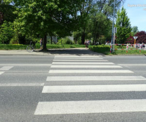  Huknęła bmw w staruszkę na przejściu dla pieszych. Czekają ją surowe konsekwencje