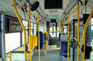 PANIKA W AUTOBUSIE - pasażerowie stratowali jedna osobę