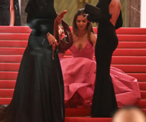 Anna Lewandowska wychodzi z Gali Mistrzów Sportu