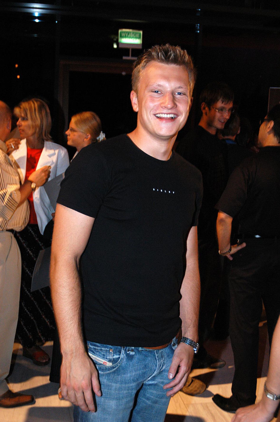 Od nastolatka z "Na Wspólnej" do eleganckiego mężczyzny. Tak zmieniał się Jakub Wesołowski