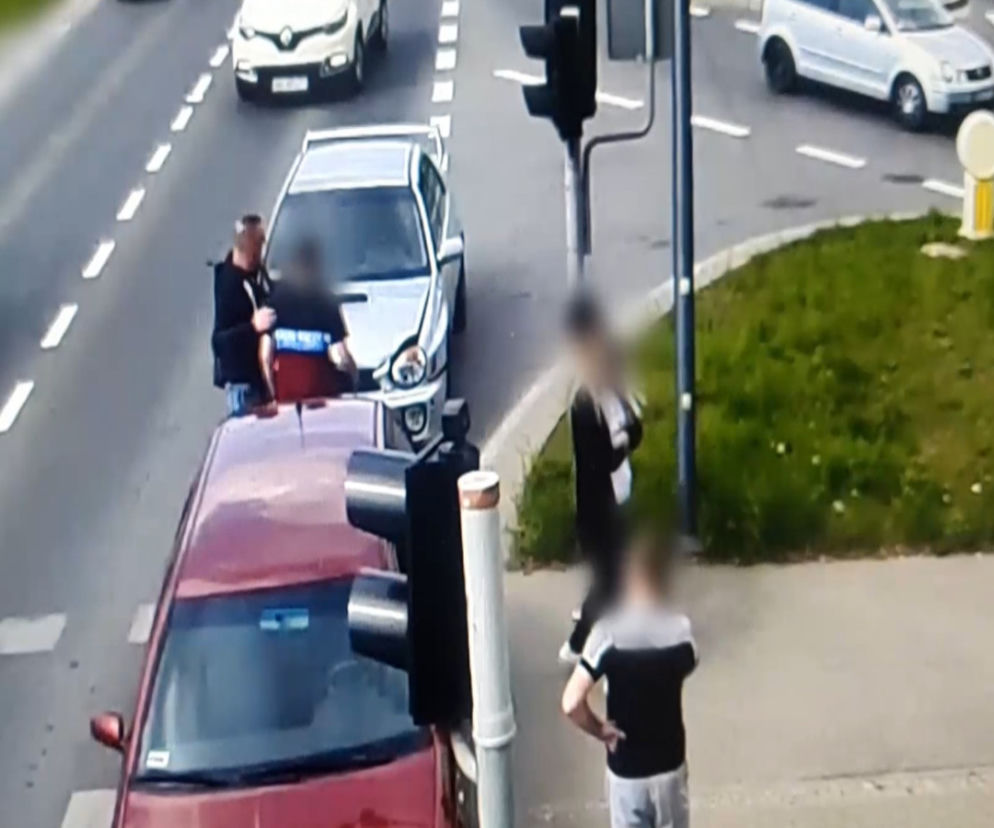 Pijany kierowca spowodował kolizję na oczach policjanta