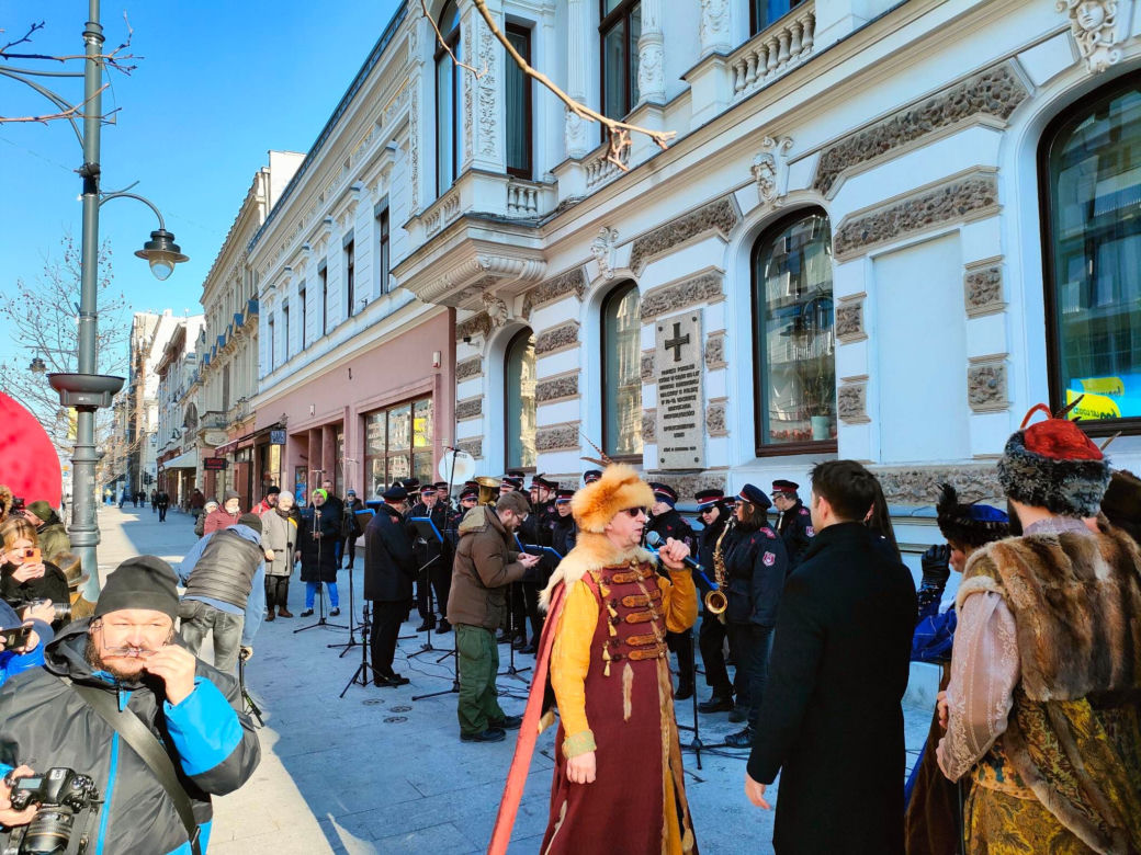 Polonez dla Łodzi. Zobacz, jak zatańczyli go mieszkańcy