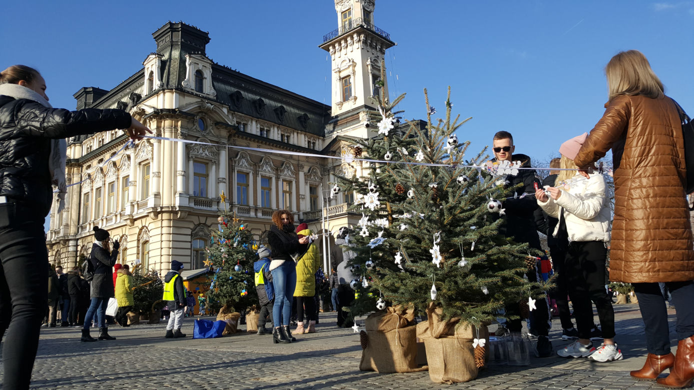 Oddalibyście choinkę w ręce dzieci? Oni to zrobili!