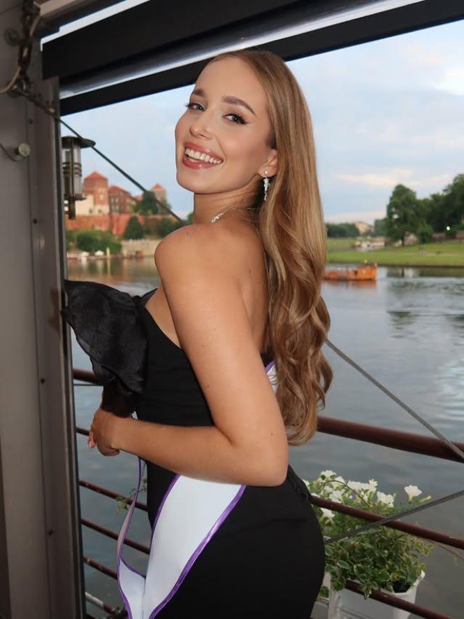 Miss Polski Oliwia Mikulska na stadionie i nie tylko