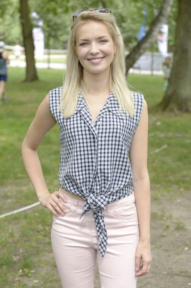 Paulina Gałązka kiedyś i dziś. Tak przez lata zmieniała się gwiazda filmu "Dziewczyny z Dubaju"