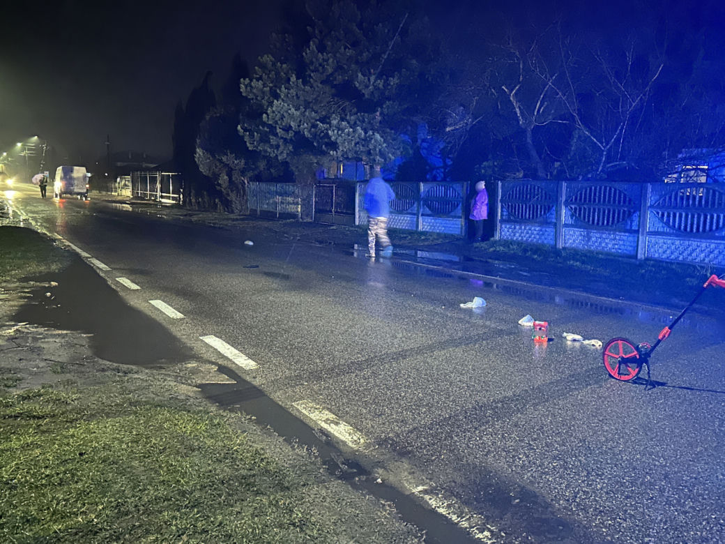 Rżyska. 54-latek leżał na drodze. Przejechało po nim dostawcze auto