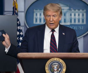 Trump ma wirusa, a Putin ciągle siedzi w domu 