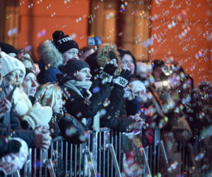 Sylwestrowa Moc Przebojów 2025/26 w Toruniu: Zdjęcia z imprezy Polsatu. Uczestnicy, artyści i starówka