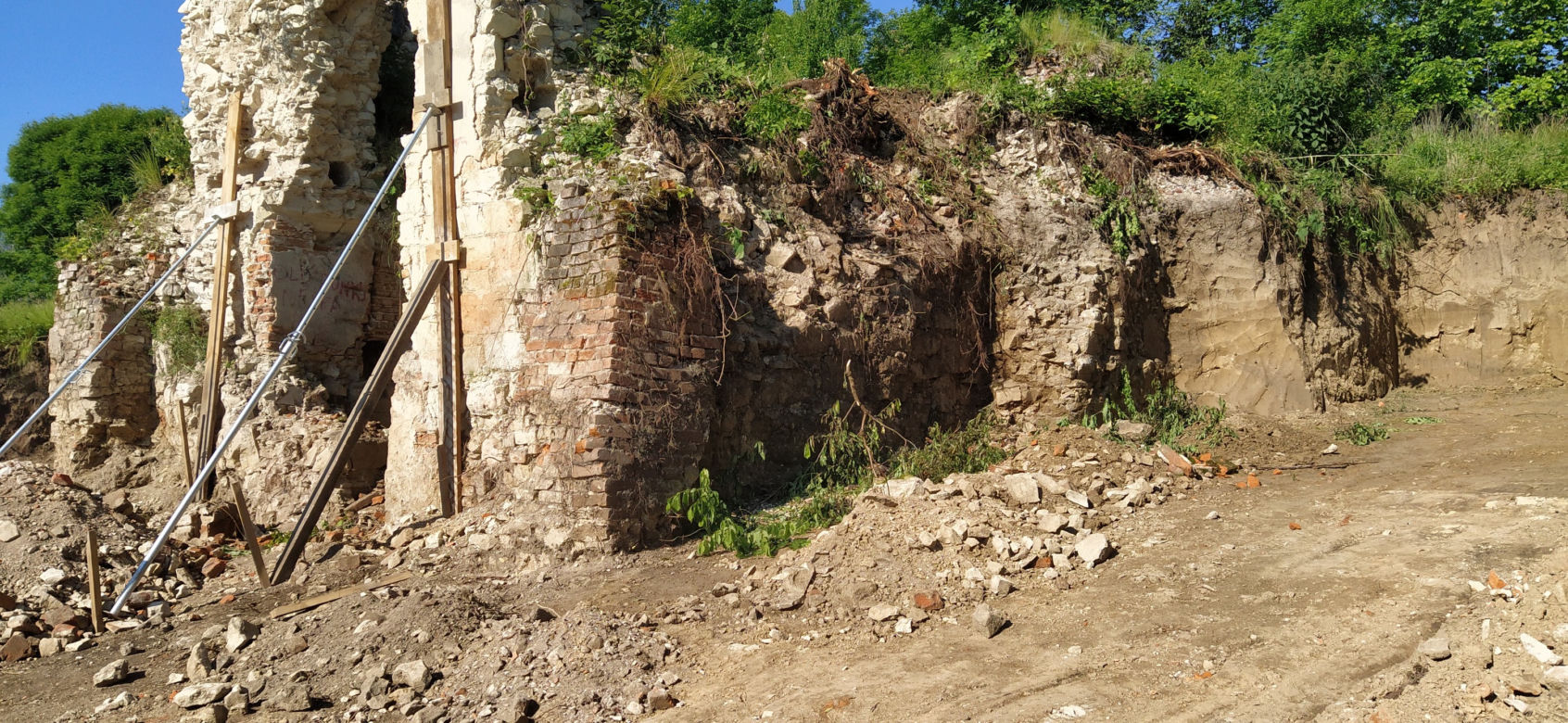 Tunel ziemny w wieży zamkowej w Szczebrzeszynie