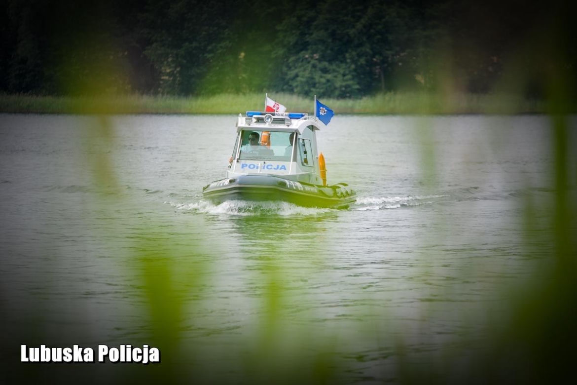Policjanci patrolują lubuskie kąpieliska. Przypominają o najważniejszych zasadach