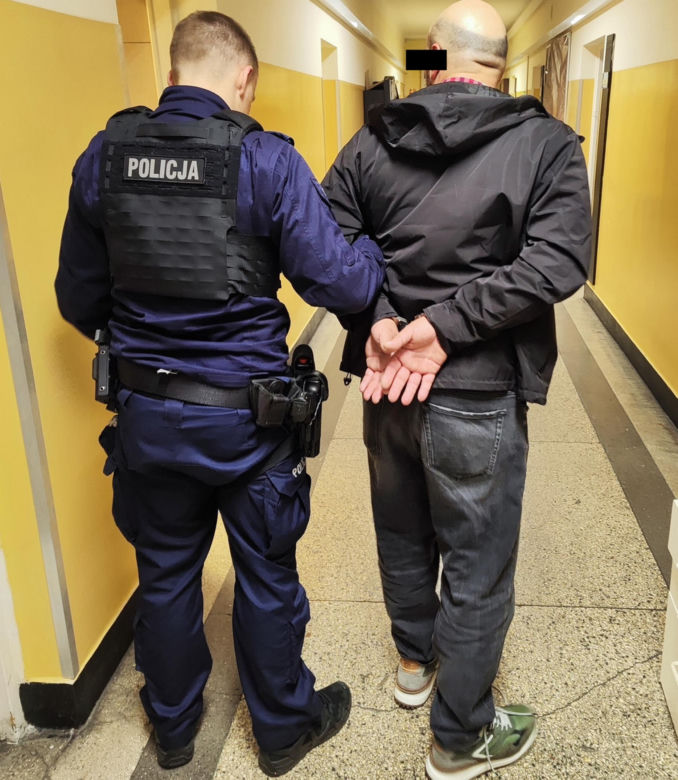 Szajka włamywaczy z Gruzji w rękach policji. Otwierali samochody specjalnym urządzeniem
