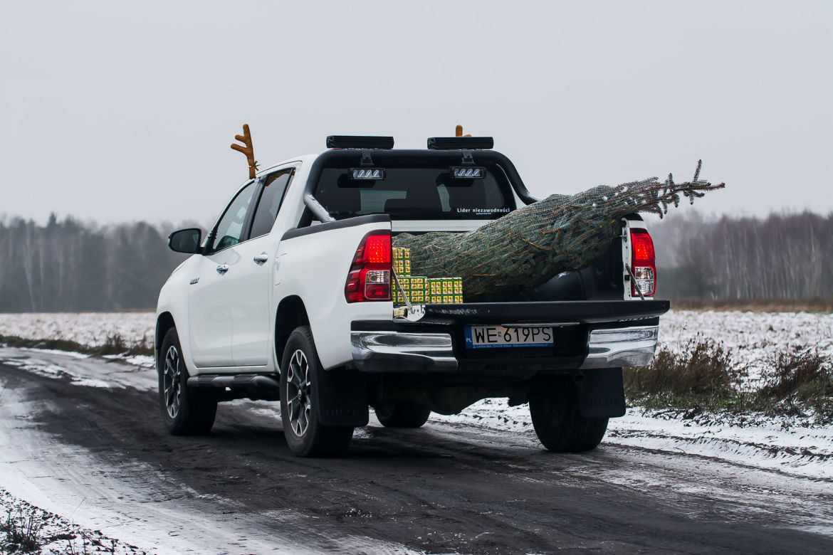 Toyota Hilux Selection 2.4 D-4D 4x4 - pomocnik Świętego Mikołaja