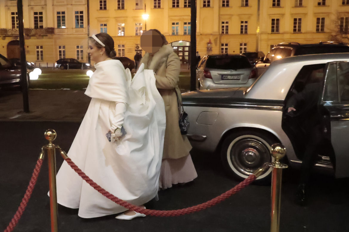 Ślub Patkowskiego i Semeniuk. Powitanie młodej pary