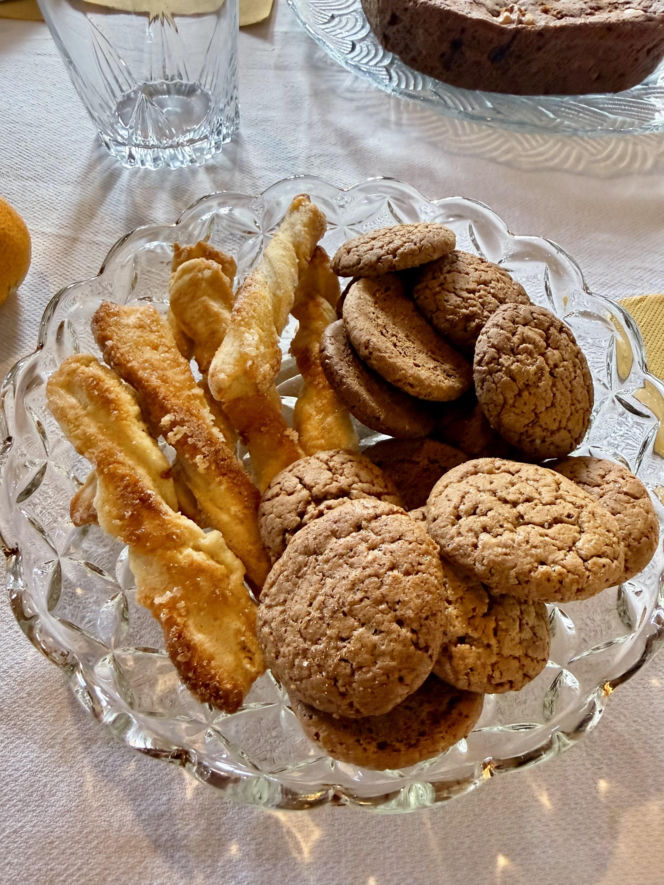 świąteczne ciasteczka korzenne i piwne przygotowane przez Sandrę Cardoso, która razem z mężem prowadzi etnograficzny projekt kulinarny „A Biqueira”.