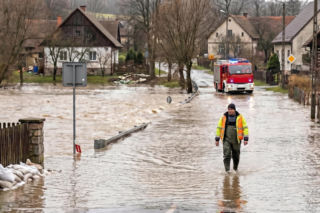 Alerty hydrologiczne w jedenastu województwach. Kiedy minie zagrożenie