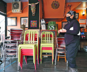 Nie wszyscy otwierają restauracje