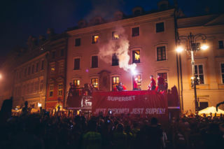 Tłumy kibiców na fecie Wisły Kraków po awansie do Ekstraklasy. Znajdź się na zdjęciach!