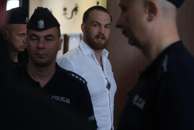"Skazał matkę na dożywocie cierpienia". Prokurator chce 25 lat więzienia dla Dawida M. Zabóstwo na Nowym Świecie