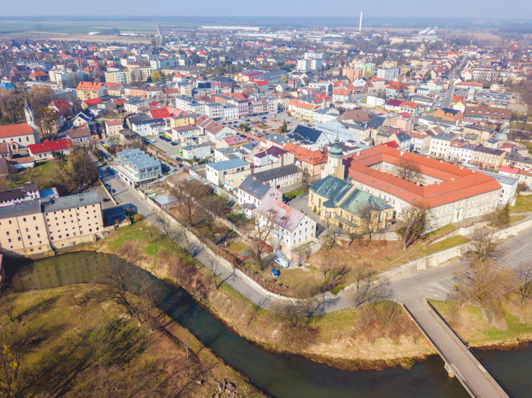 Emeryci w Polsce toną w długach. Mają do spłacenia ponad 5,6 mld zł. Wiemy, gdzie jest najgorzej