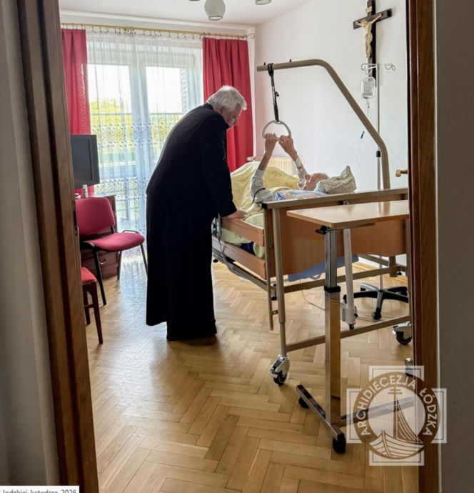 Zmarł ks. Jan Sobczak, niedawno rozpoczął 100 rok życia. Wzruszający gest kard. Krajewskiego