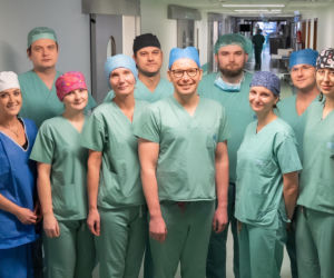 Lekarze WUM usunęli guza z wątroby poza ciałem. Pierwsza taka operacja w Polsce