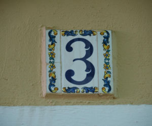 Sprawdź czy mieszkasz pod dobrym numerem domu. Niektóre przynoszą pecha!