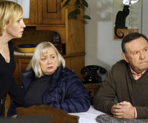 Barwy szczęścia odc. 2056. Sabina (Barbara Kurzaj), Zdzisio (Zbigniew Buczkowski), Róża (Anna Gornostaj)