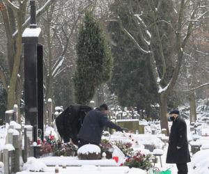 Jarosław Kaczyński odwiedził grób matki na Powązkach