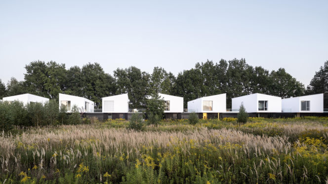 Natura Konstancin – osiedle 22 domów jednorodzinnych z pompą ciepła i systemem Smart Home