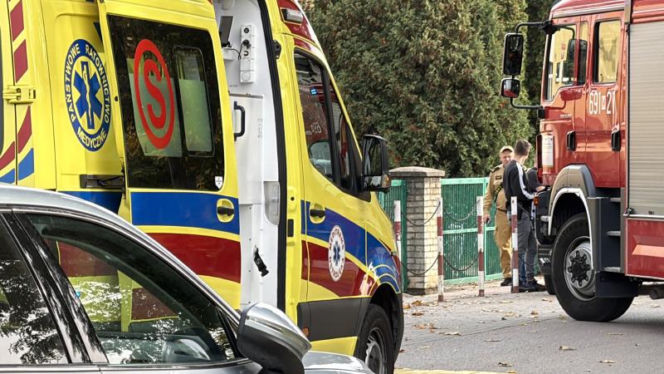 Kolejny atak nożem w szkole! 15-latek ranił trzy osoby, w tym dyrektora. Nie żyje jedna osoba