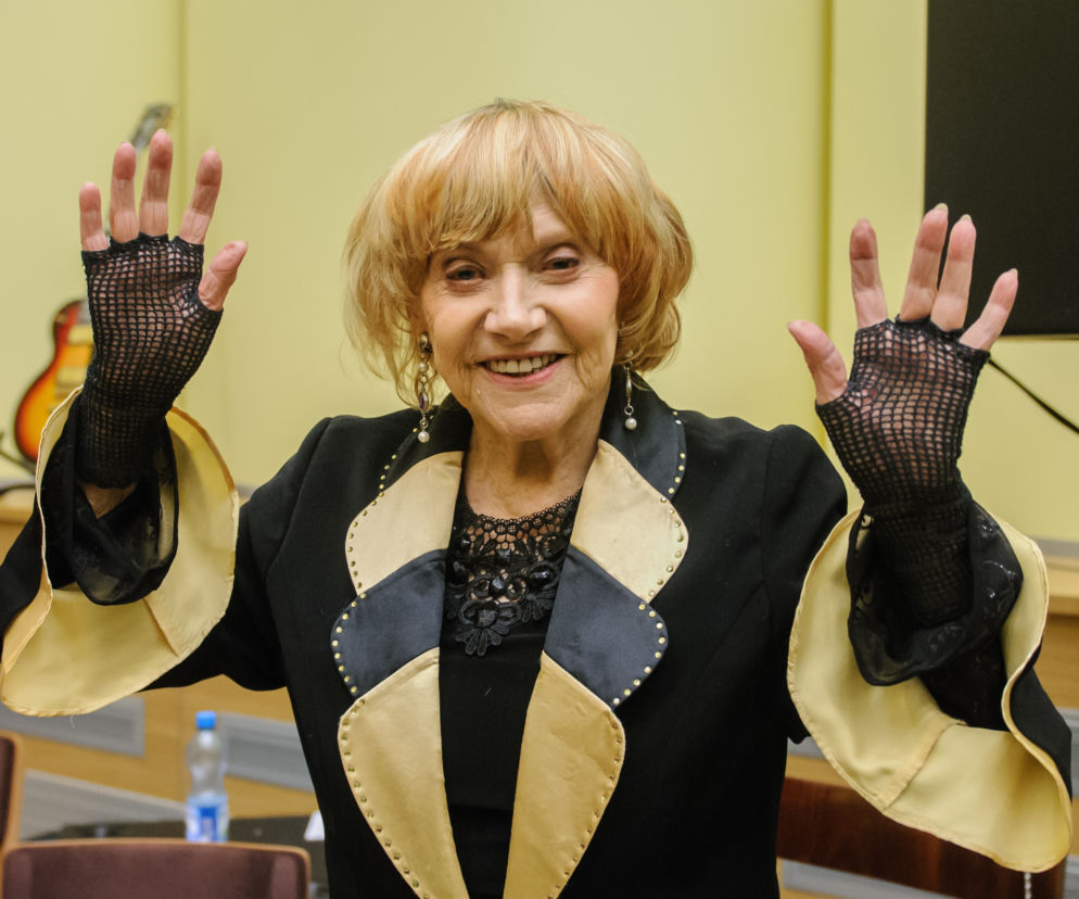 KRYSTYNA SIENKIEWICZ