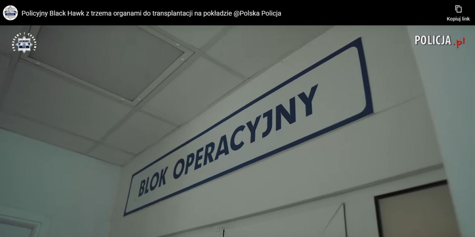Policyjny Black Hawk w akcji. Na pokładzie śmigłowca narządy do przeszczepu