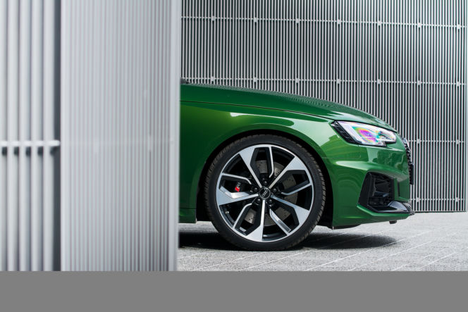 Audi RS4 Avant B9 2.9 TFSI V6 450 KM Tiptronic quattro
