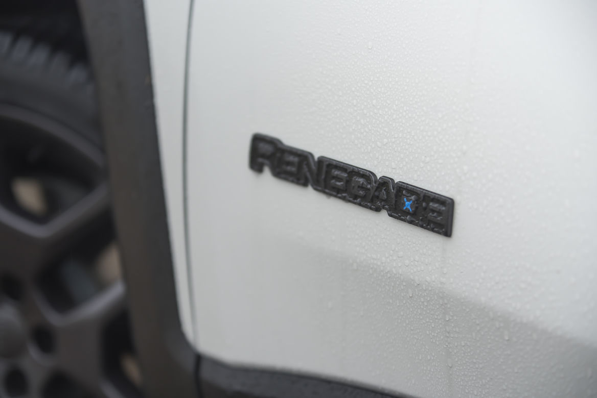 Jeep Renegade 4XE S 240 KM 6AT 