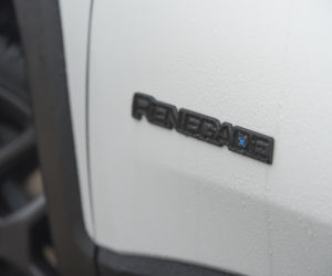 Jeep Renegade 4XE S 240 KM 6AT 