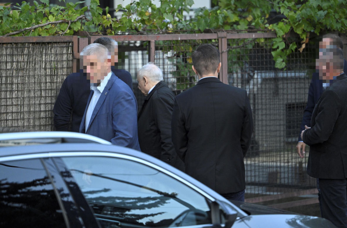 Jarosław Kaczyński w swoim domu na warszawskim Żoliborzu