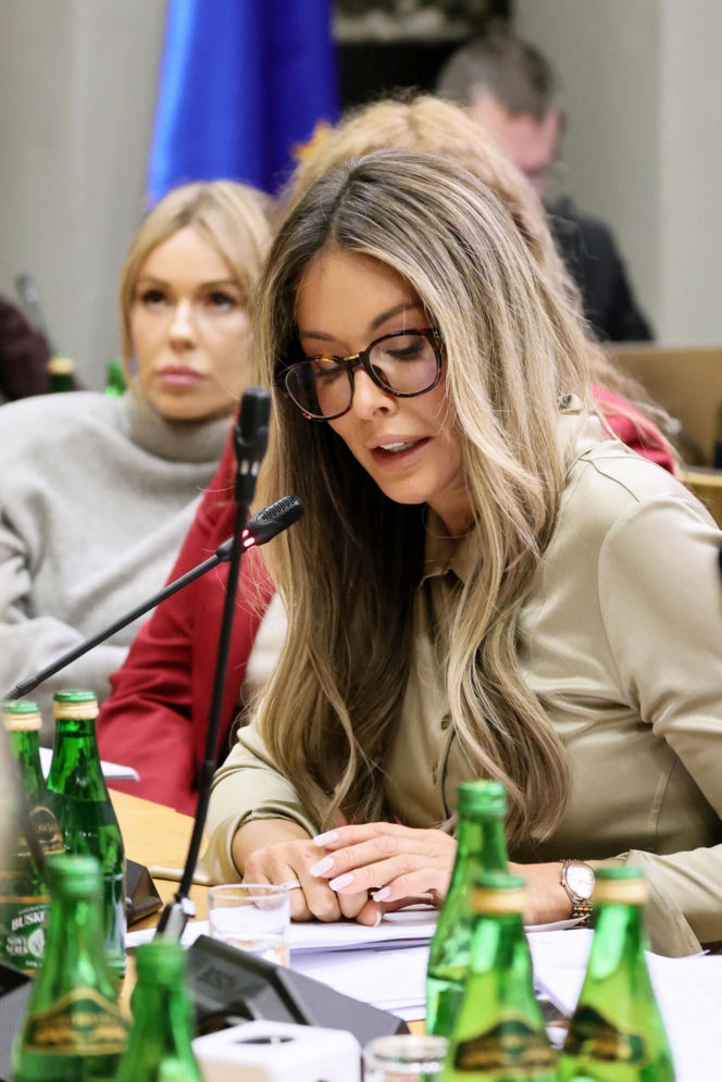 Doda, Małgorzata Rozenek-Majdan i Joanna Krupa w Sejmie